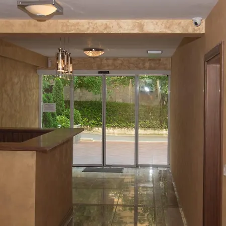 луксозен влас аристо 公寓 *